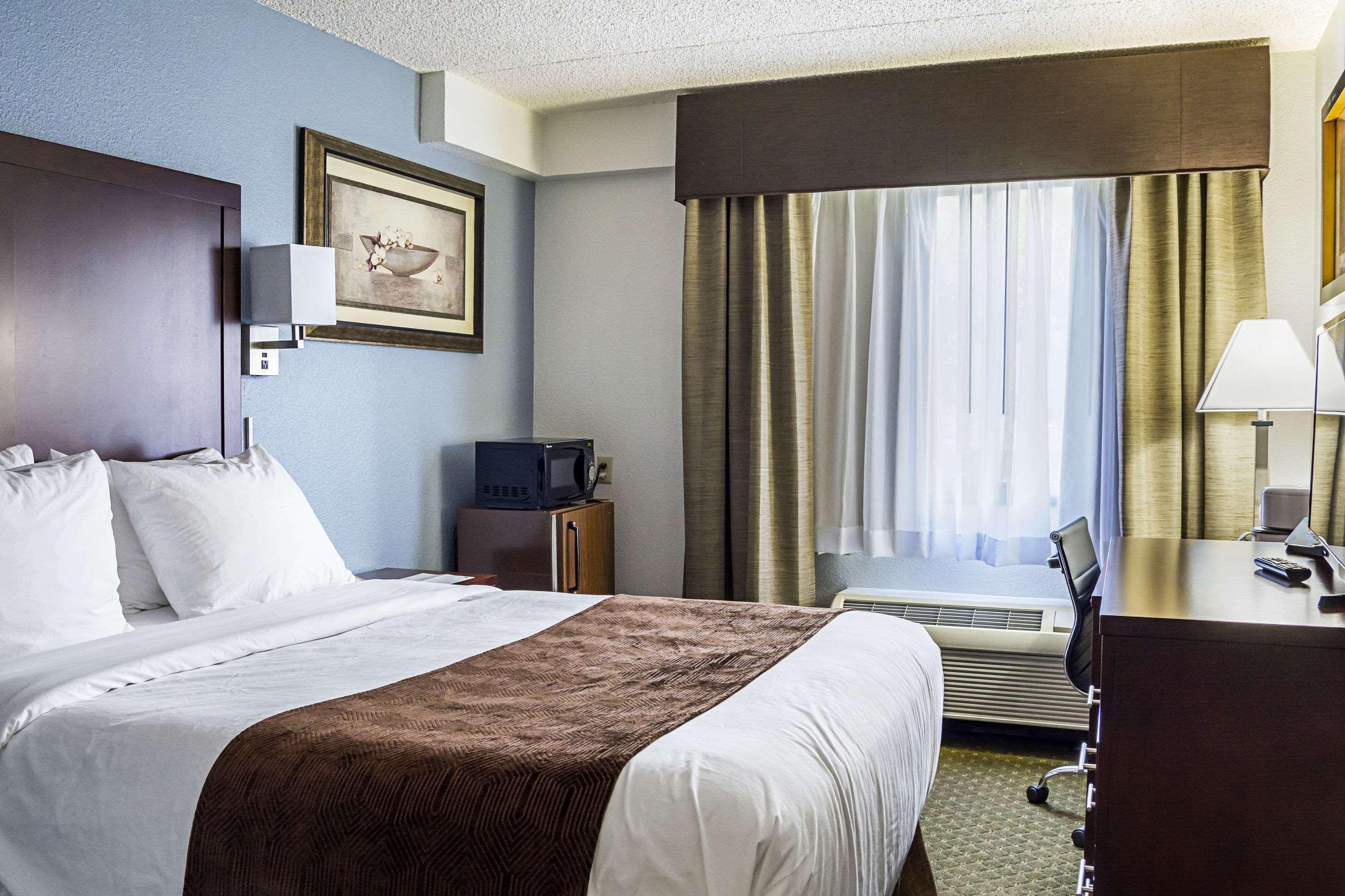 Quality Inn & Suites Clackamas - Portland Bagian luar foto