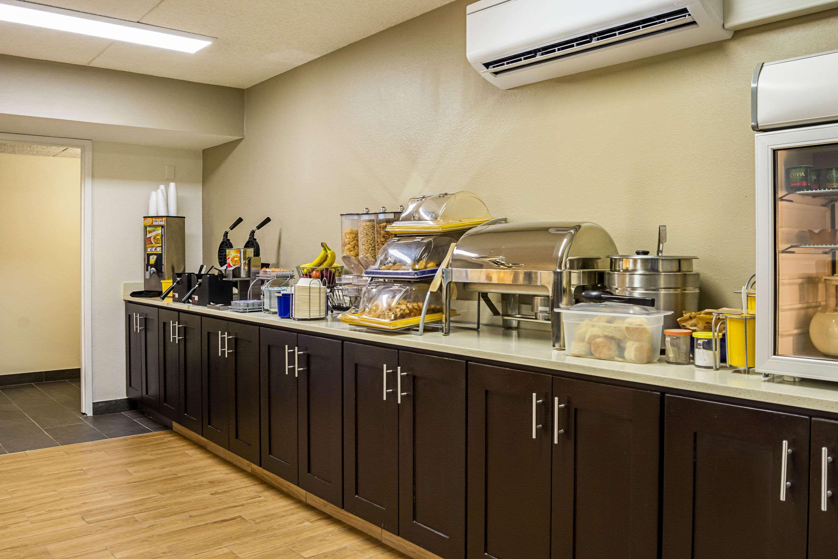 Quality Inn & Suites Clackamas - Portland Bagian luar foto