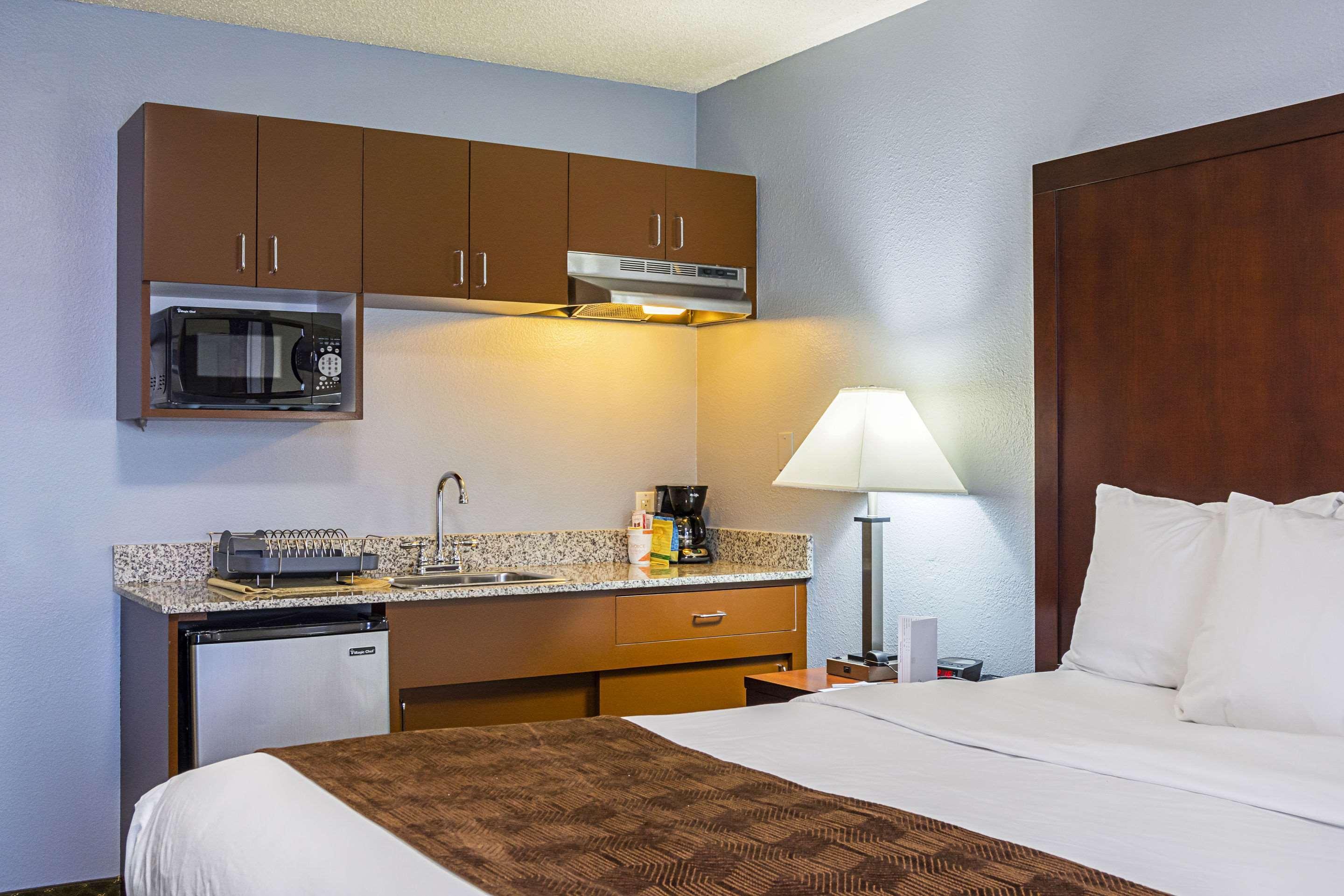 Quality Inn & Suites Clackamas - Portland Bagian luar foto