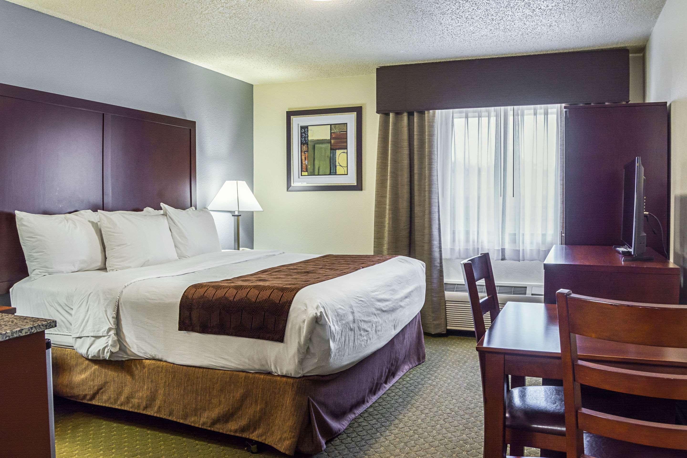 Quality Inn & Suites Clackamas - Portland Bagian luar foto