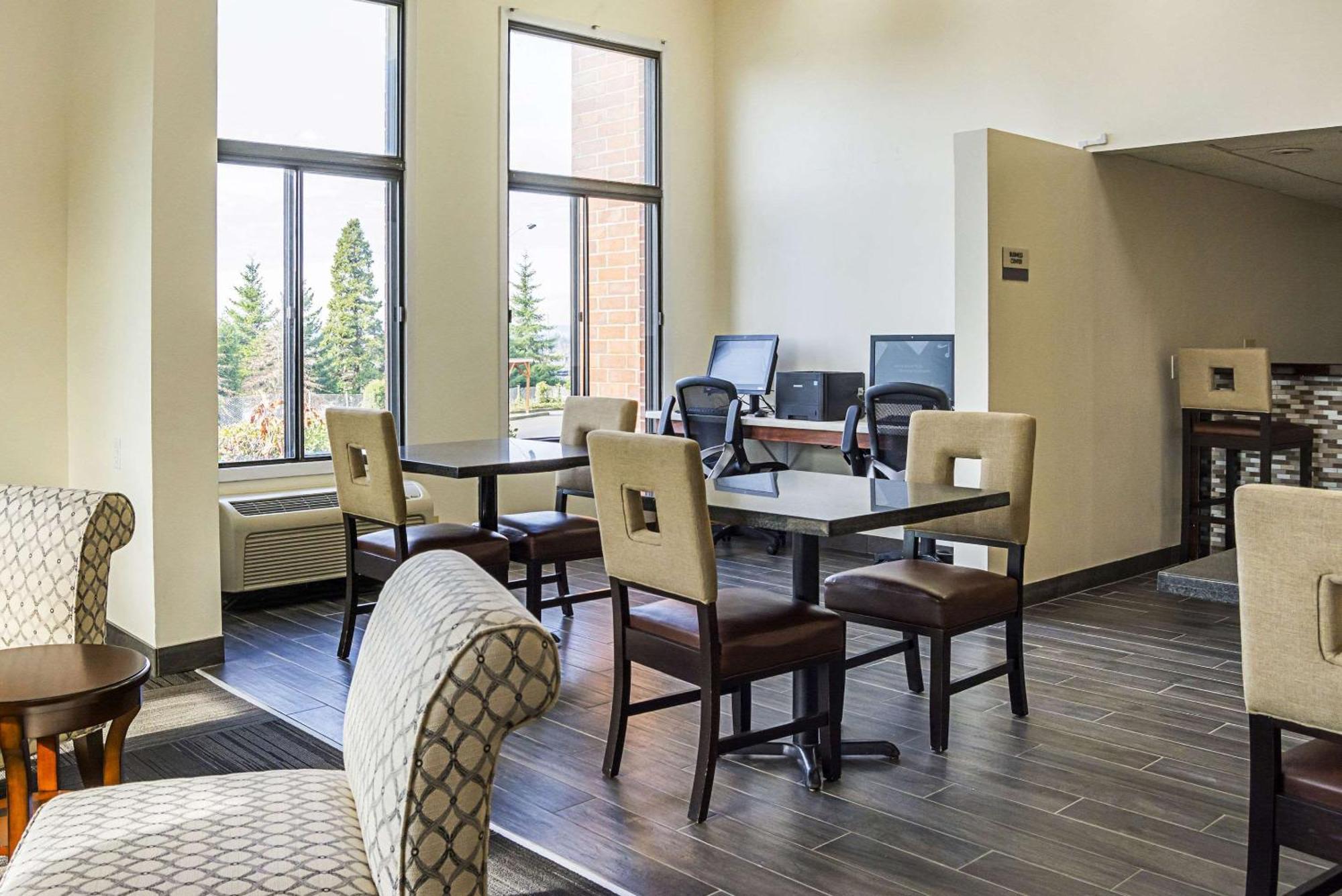 Quality Inn & Suites Clackamas - Portland Bagian luar foto