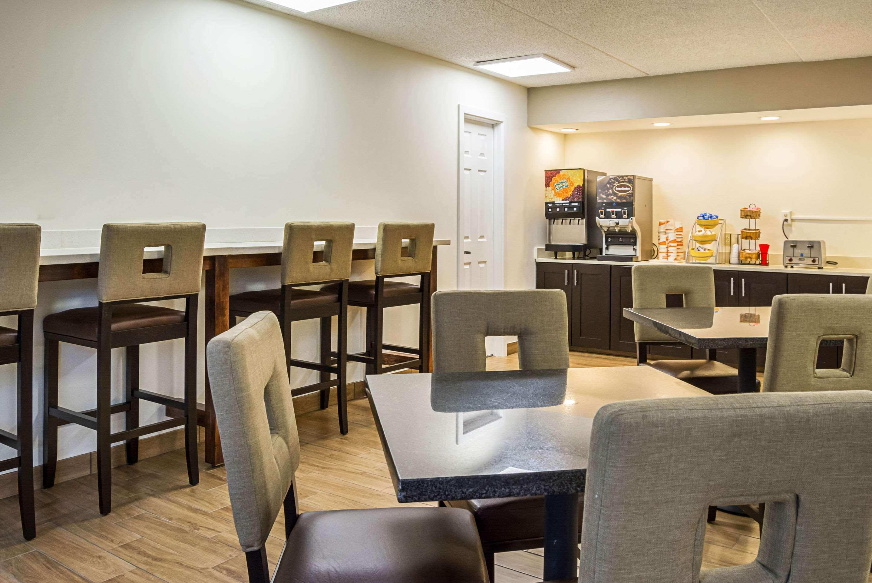 Quality Inn & Suites Clackamas - Portland Bagian luar foto