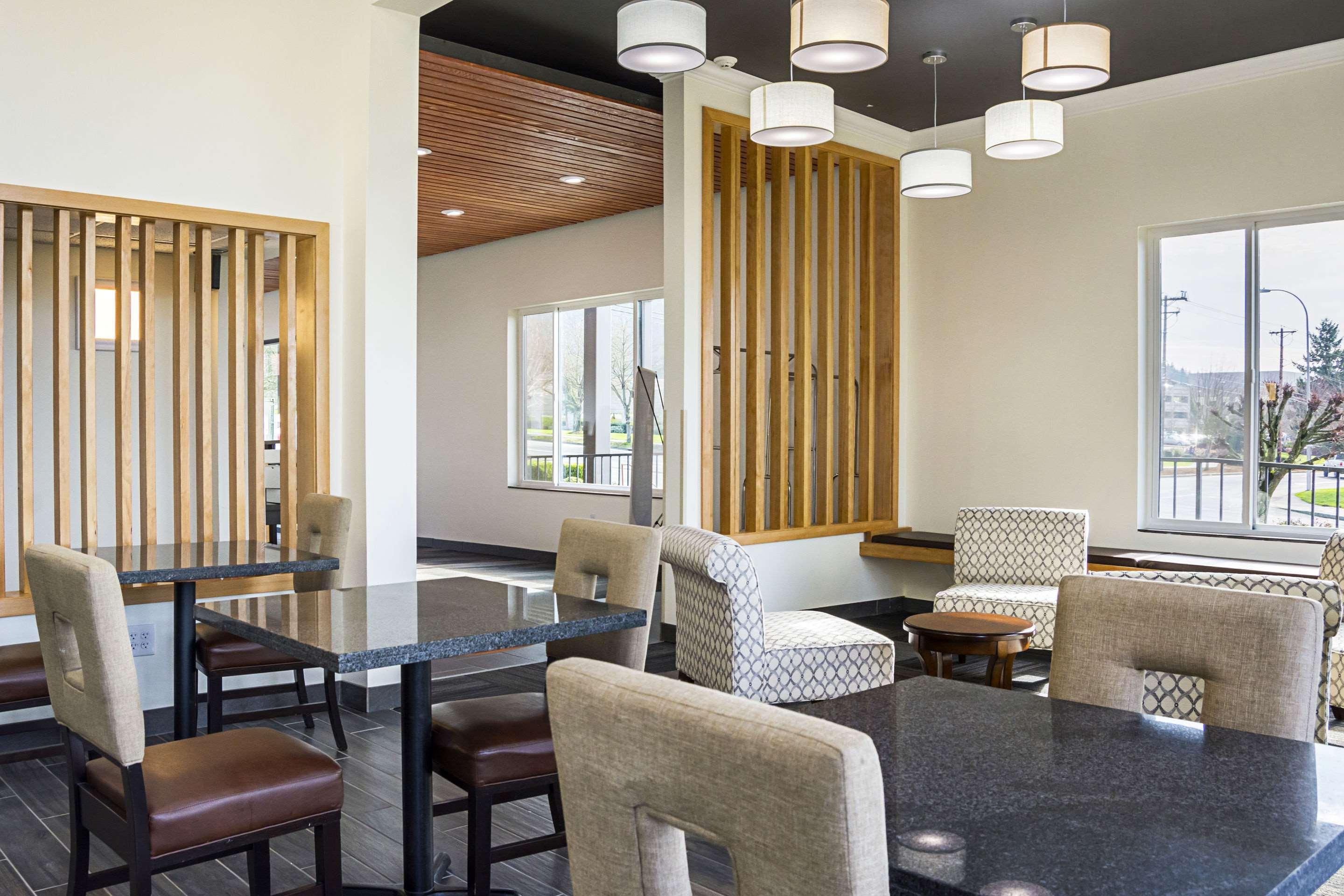 Quality Inn & Suites Clackamas - Portland Bagian luar foto