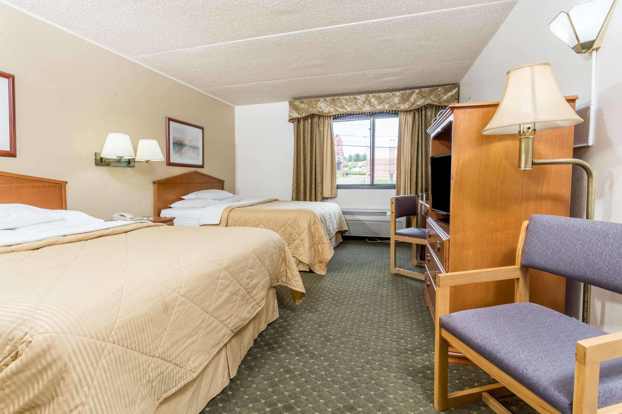 Quality Inn & Suites Clackamas - Portland Bagian luar foto