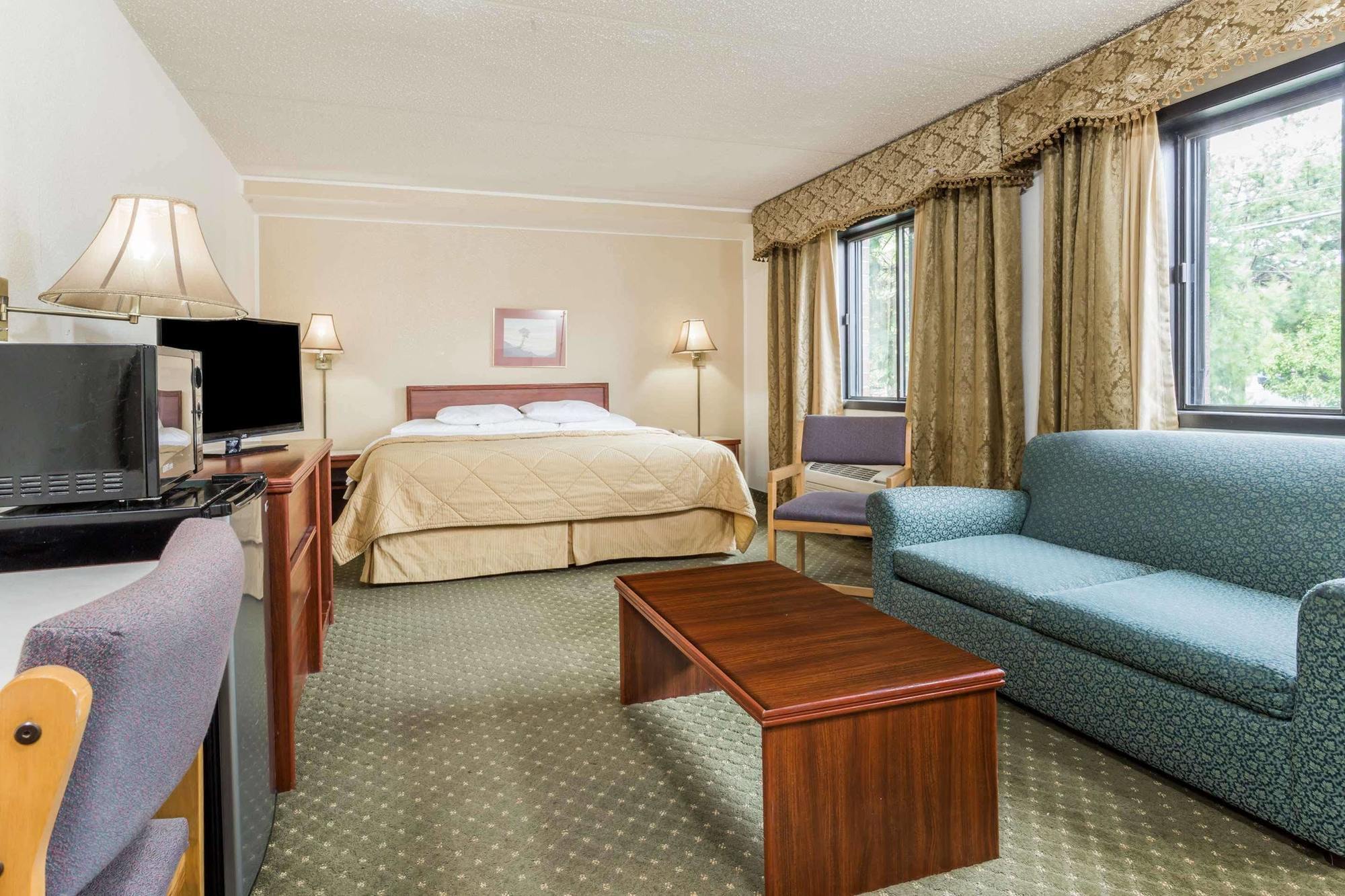 Quality Inn & Suites Clackamas - Portland Bagian luar foto