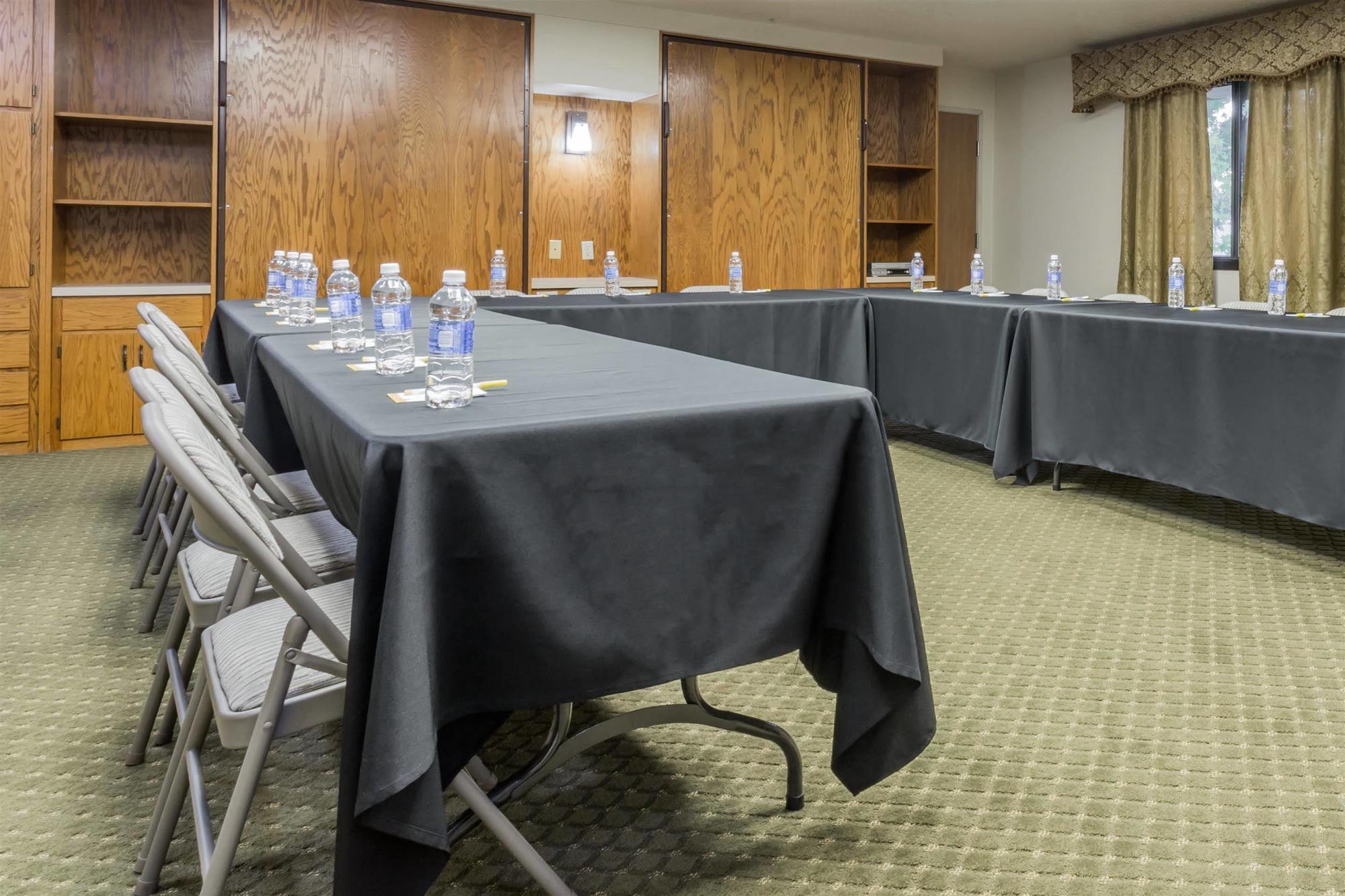 Quality Inn & Suites Clackamas - Portland Bagian luar foto