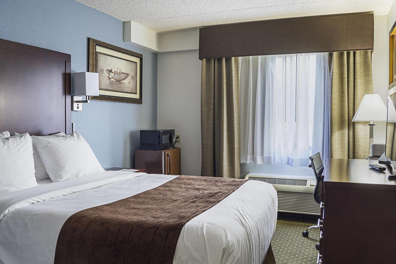 Quality Inn & Suites Clackamas - Portland Bagian luar foto