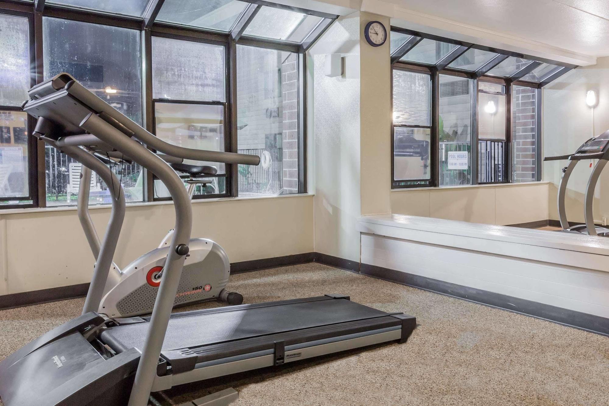 Quality Inn & Suites Clackamas - Portland Bagian luar foto